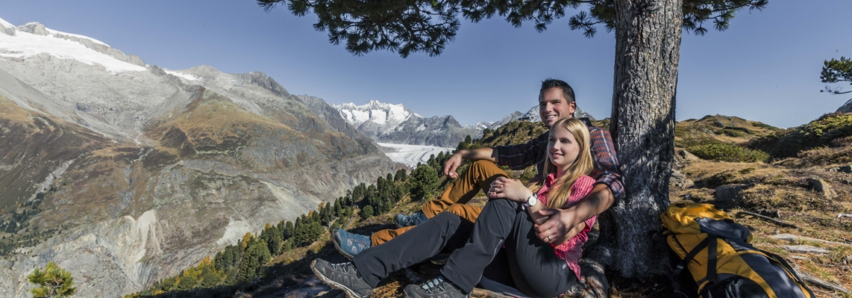 Naturliebhaber im Herbst am Aletschgletscher